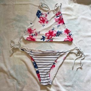 Reversible Hawaiian Print Bikini!!